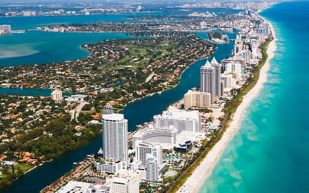 Exploring Miami on a Guided Tour